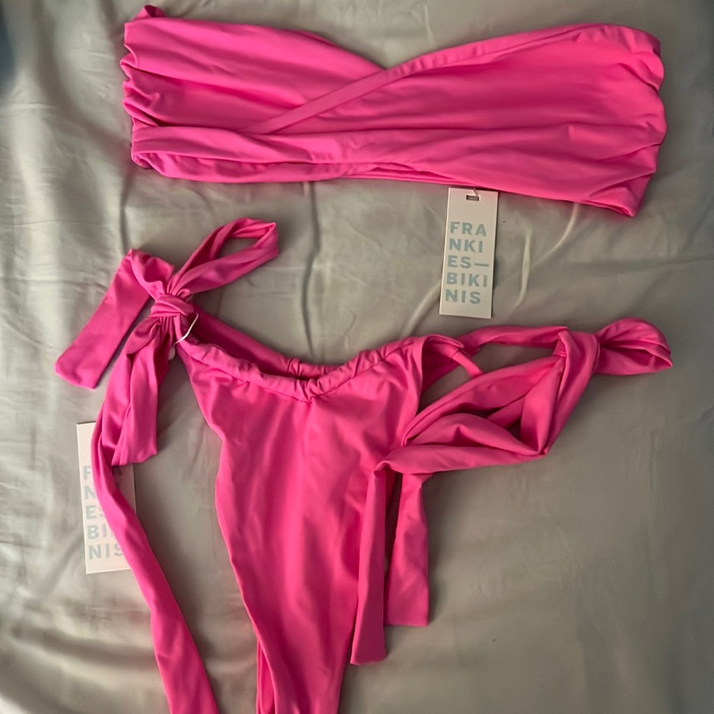 NWT Hot pink Frankie’s bikini. Size M